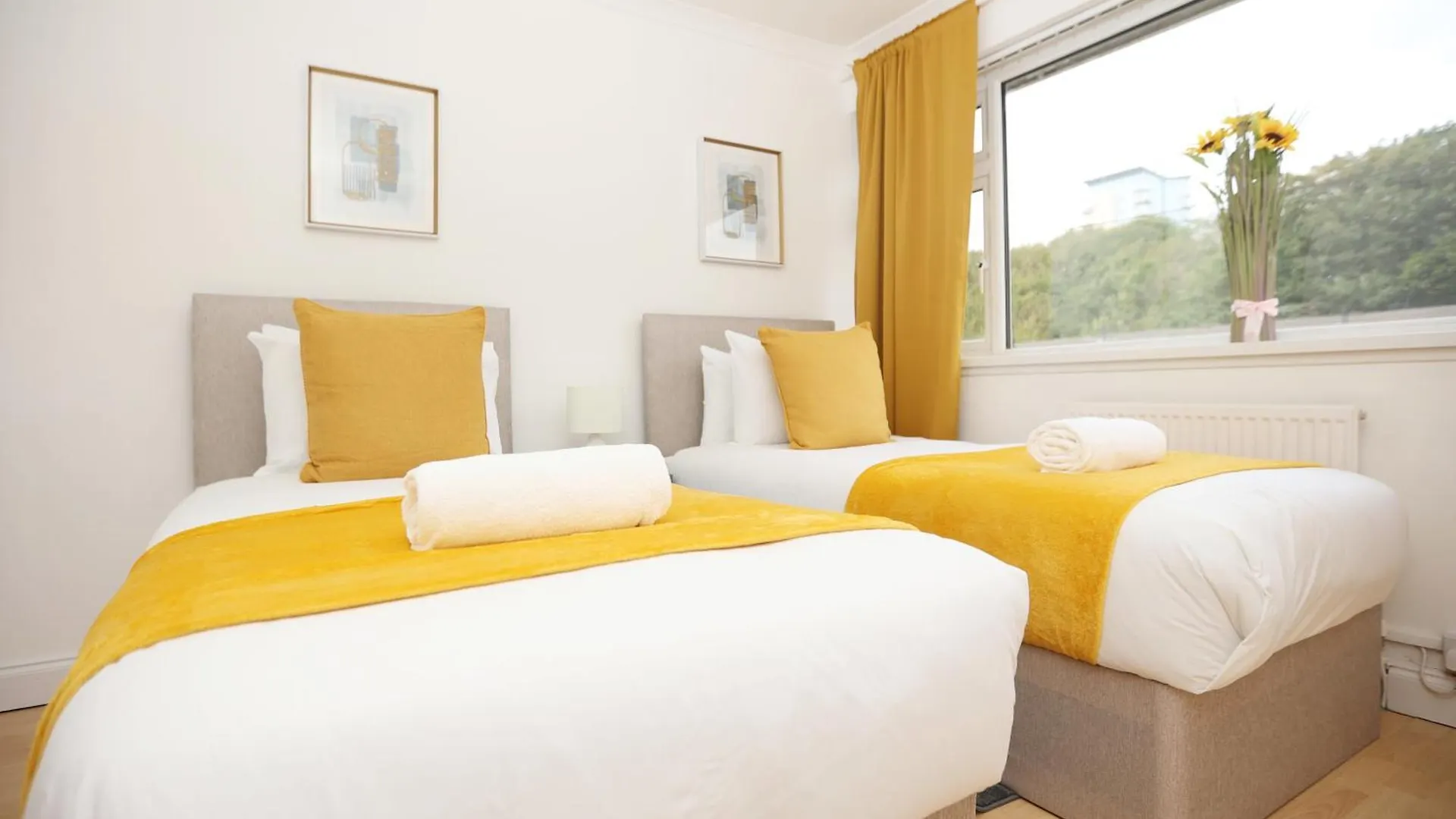 Gainsborough View By N And N Stays, Perfect For Contractor And Workers Visiting Cardiff, Pvt Off Road Parking, Close To Cardiff Bay & International Sports Village, Long Stay Disc Available 아파트