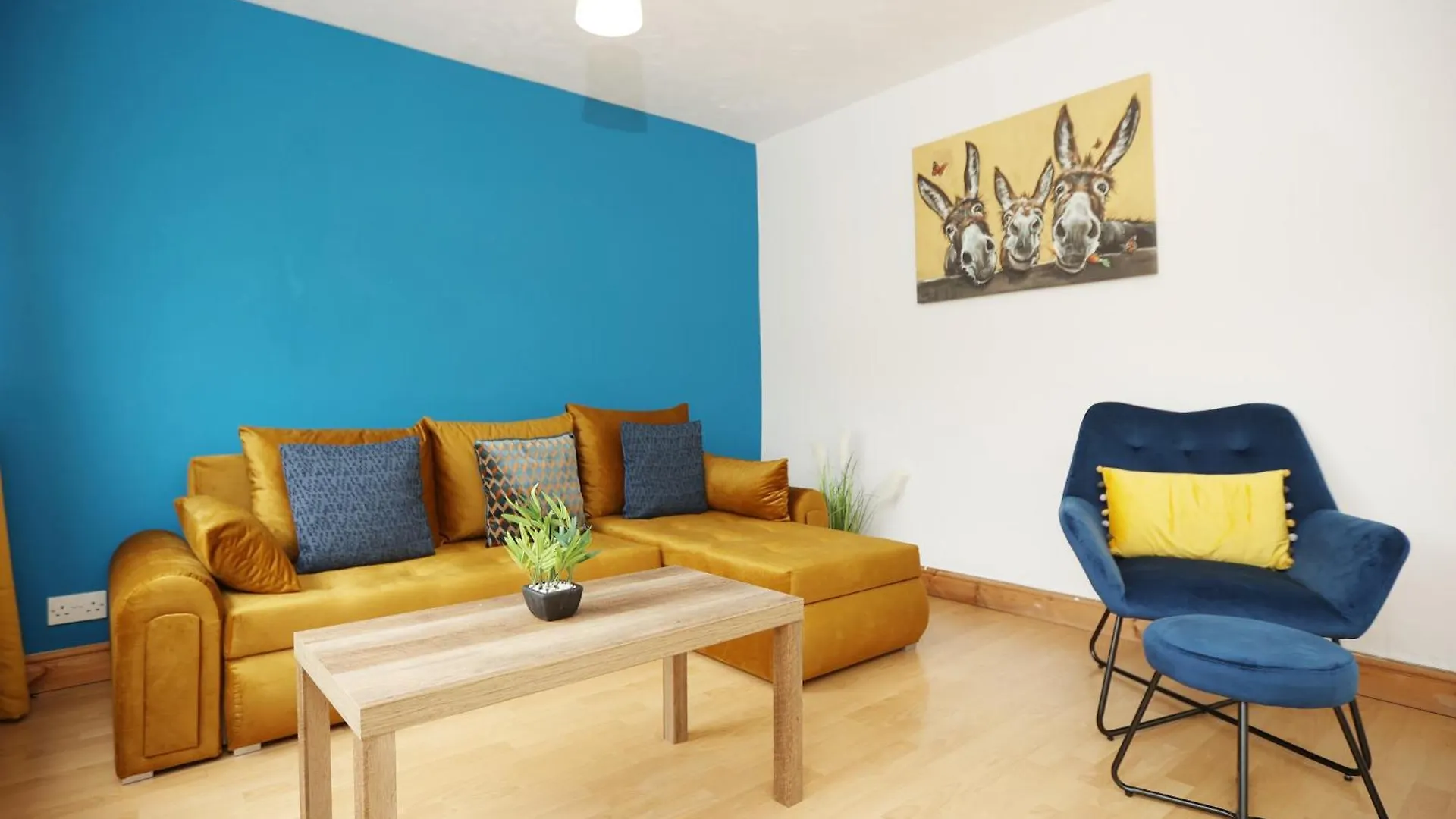Gainsborough View By N And N Stays, Perfect For Contractor And Workers Visiting Cardiff, Pvt Off Road Parking, Close To Cardiff Bay & International Sports Village, Long Stay Disc Available 아파트